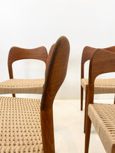 Load image into Gallery viewer, Arne Hovmand-Olsen, Mogens Kold - Eetkamer stoelen (set van 4)