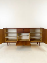 Afbeelding in Gallery-weergave laden, Teak Dressoir