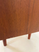 Afbeelding in Gallery-weergave laden, Teak Dressoir