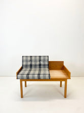 Afbeelding in Gallery-weergave laden, Teak Halkastje / Bankje