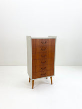 Afbeelding in Gallery-weergave laden, Klein Teak Ladekastje