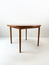 Load image into Gallery viewer, Rode Eetkamertafel