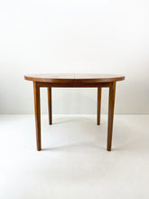 Load image into Gallery viewer, Rode Eetkamertafel