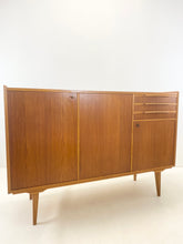 Afbeelding in Gallery-weergave laden, Teak Highboard / Dressoir