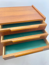 Afbeelding in Gallery-weergave laden, Teak Highboard / Dressoir