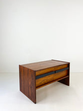 Afbeelding in Gallery-weergave laden, Laag Kastje