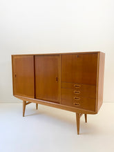 Afbeelding in Gallery-weergave laden, Zweeds Dressoir