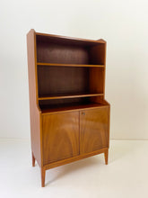 Afbeelding in Gallery-weergave laden, Kleine Wandkast