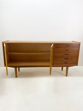 Afbeelding in Gallery-weergave laden, Scandinavische Teak Dressoir / Sideboard