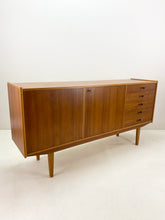 Afbeelding in Gallery-weergave laden, Scandinavische Teak Dressoir / Sideboard