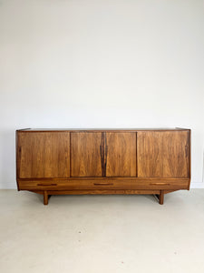 Ærthøj Jensen & Mølholm Herning Palissander Dressoir