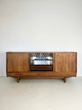Afbeelding in Gallery-weergave laden, Ærthøj Jensen &amp; Mølholm Herning Palissander Dressoir
