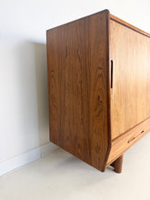 Afbeelding in Gallery-weergave laden, Ærthøj Jensen &amp; Mølholm Herning Palissander Dressoir
