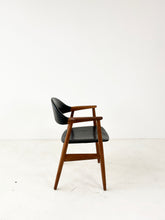 Load image into Gallery viewer, Black Leather Chair
