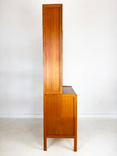 Afbeelding in Gallery-weergave laden, Zweedse Vintage Wandkast / Boekenkast (set van 3 kasten)

