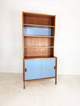 Afbeelding in Gallery-weergave laden, Zweedse Vintage Wandkast / Boekenkast (set van 3 kasten)
