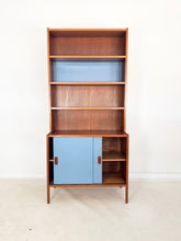 Afbeelding in Gallery-weergave laden, Zweedse Vintage Wandkast / Boekenkast (set van 3 kasten)
