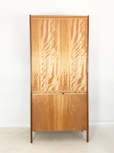 Afbeelding in Gallery-weergave laden, Zweedse Vintage Wandkast / Boekenkast (set van 3 kasten)
