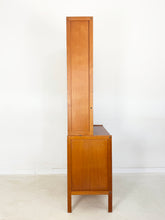 Afbeelding in Gallery-weergave laden, Zweedse Vintage Wandkast / Boekenkast (set van 3 kasten)
