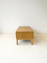 Afbeelding in Gallery-weergave laden, Laag tv-meubel / Ladekast, Ulferts
