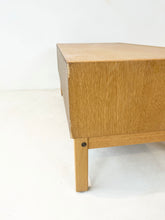 Afbeelding in Gallery-weergave laden, Laag tv-meubel / Ladekast, Ulferts
