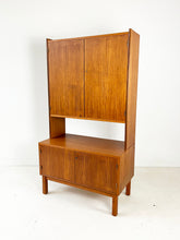 Afbeelding in Gallery-weergave laden, Teak Opbergkast
