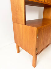 Afbeelding in Gallery-weergave laden, Teak Opbergkast
