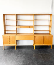 Load image into Gallery viewer, Scandinavische Wandmeubel Bodafors, 1962
