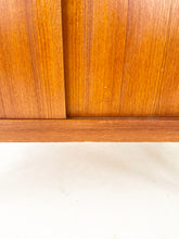 Afbeelding in Gallery-weergave laden, Scandinavische Vintage Boekenkast / Wandkast
