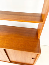Afbeelding in Gallery-weergave laden, Scandinavische Vintage Boekenkast / Wandkast
