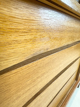 Load image into Gallery viewer, Erik Wørts Eiken Dressoir
