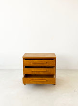 Load image into Gallery viewer, Kleine Vintage Ladekast
