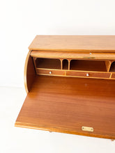 Load image into Gallery viewer, Vintage Scandinavische Secretaire
