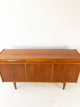 Load image into Gallery viewer, Scandinavisch Vintage Dressoir
