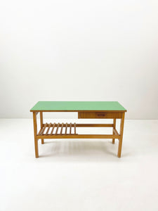 <tc>Green Teak Sidetable</tc>